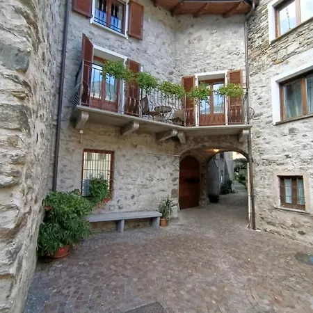 Residenza Dentro Le Mura - 5 Min Walk To Bernina Express Apartament