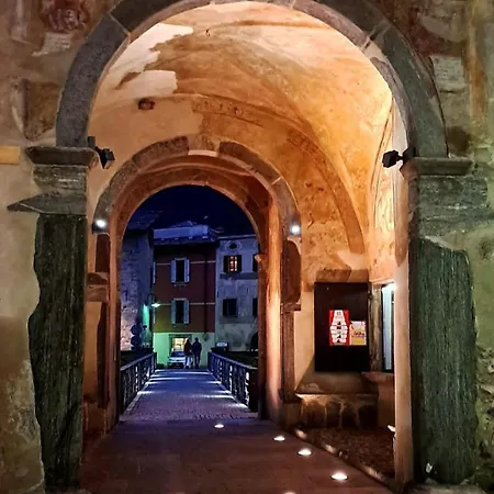 Residenza Dentro Le Mura - 5 Min Walk To Bernina Express